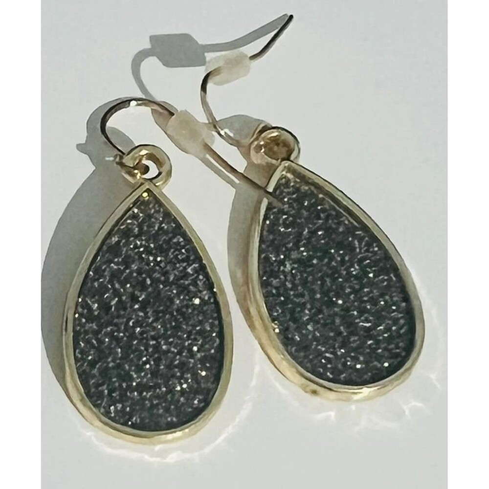 Teardrop druzy earrings black gold-tone